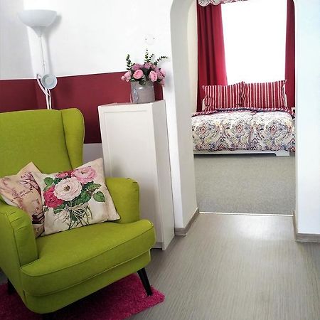 Апартаменти Apartman 4U Centrum + Free Parking Оломоуц Екстер'єр фото